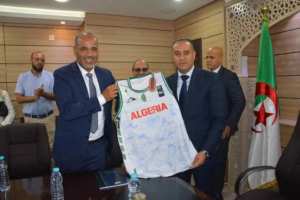 وزير الرياضة يستقبل أبطال العرب في كرة السلة