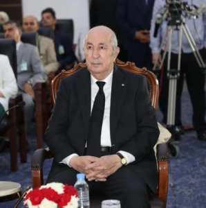 رئيس الجمهورية يشرف على مراسم الاحتفال باليوم الوطني للجيش الوطني الشعبي