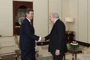 الرئيس تبّون يستقبل سفراء عدّة دوَل