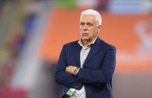 مولودية وهران  : الإدارة تتفق مع المدرب إيبار فيلود