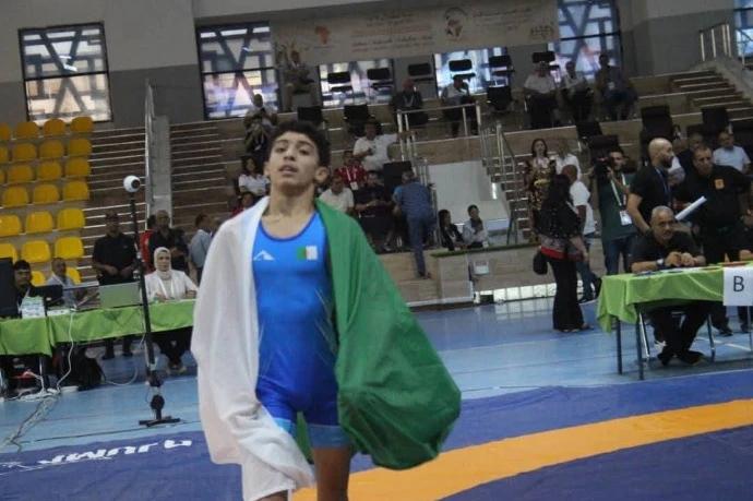 إلياس بومعزة يتألق في عنابة ...ذهبية ثانية للجزائر في المصارعة المدرسية