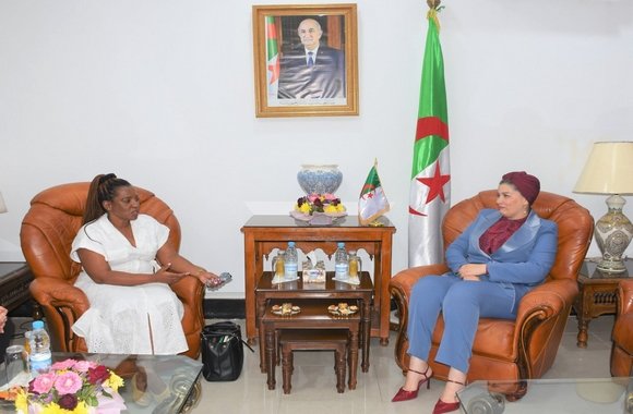 السيدة مولوجي تستقبل مديرة قسم المرأة والجندر والشباب بمفوضية الاتحاد الإفريقي