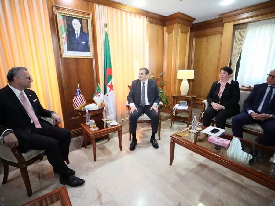 عرقاب يستقبل بولس