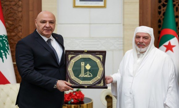 الرئيس اللبناني يزور جامع الجزائر