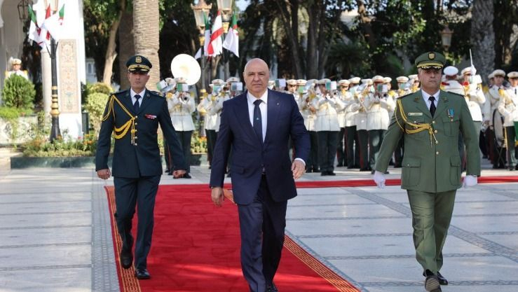 الرئيس اللبناني يزور جامع الجزائر