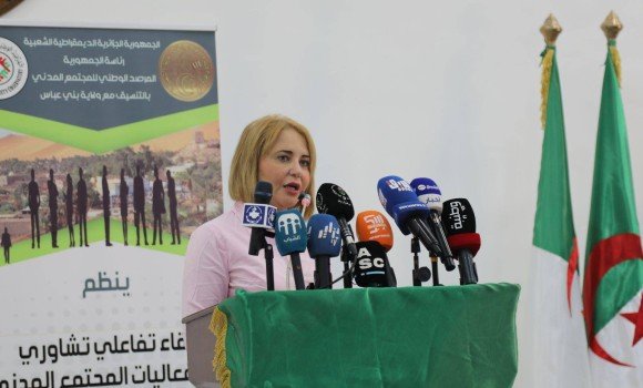 بني عباس : حملاوي تعقد لقاء تفاعليا مع جمعيات المجتمع المدني 