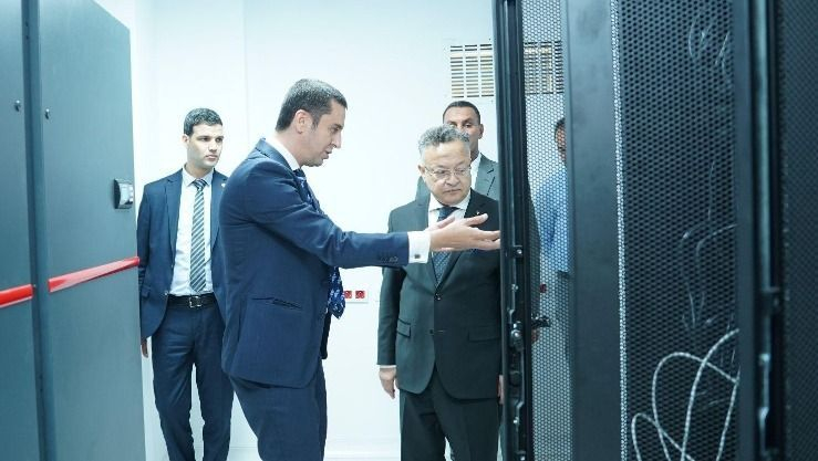 بداري يزور مركز بيانات متخصص في تطبيقات الذكاء الإصطناعي بالمدرسة الوطنية العليا للذكاء الاصطناعي