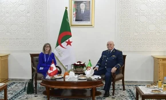 الأمين العام لوزارة الدفاع الوطني يستقبل سفيرة كندا بالجزائر