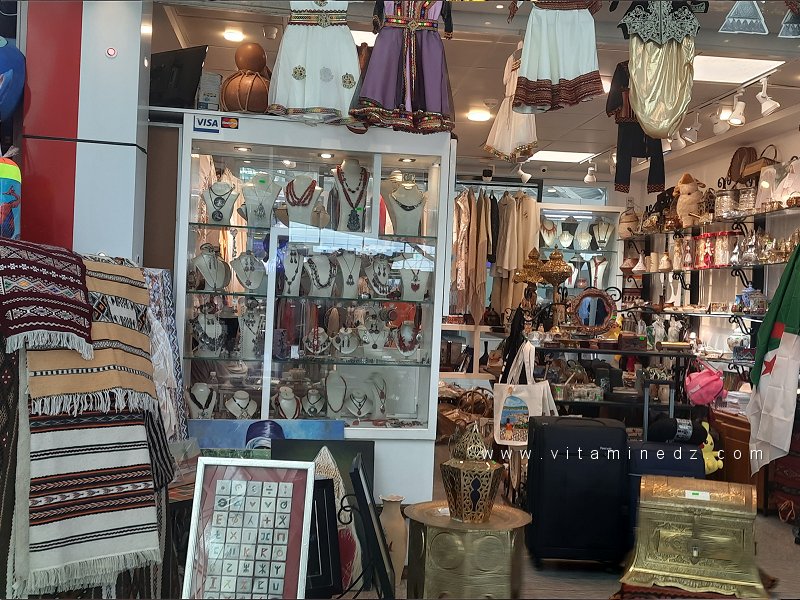 Artisanat algérien à l’aéroport international d’Alger : des souvenirs authentiques à emporter