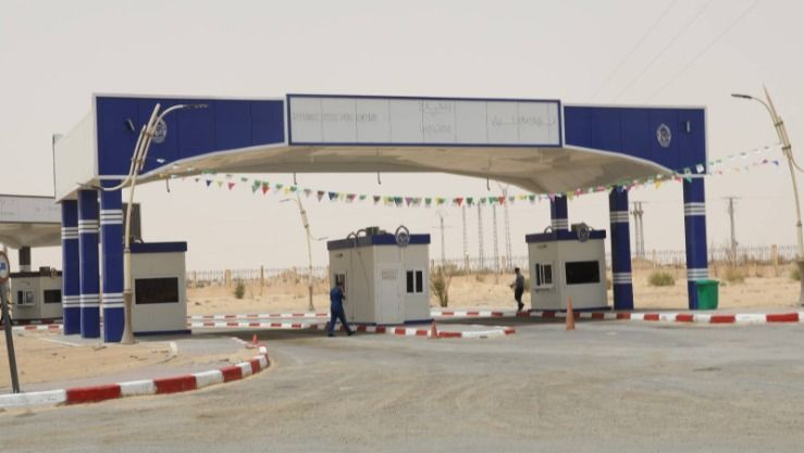 وزير النقل والمدير العام للجمارك يتفقدان المركز الحدودي الطالب العربي بولاية الوادي