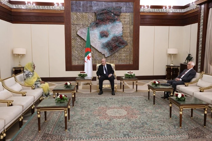 رئيس الجمهورية يستقبل سفيرة جمهورية السودان