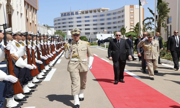 Arrivée du président de la République au Cercle national de l'Armée pour  présider la célébration de la Journée nationale de l'ANP
