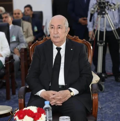 رئيس الجمهورية يشرف على مراسم الاحتفال باليوم الوطني للجيش الوطني الشعبي