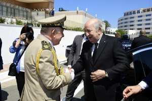 عائلات المُكرّمين تُحيّي الرئيس