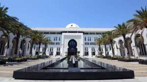 الجزائر تُخطر فرنسا بنقض اتفاق التأشيرات وإنهاء الامتيازات العقارية للسفارة