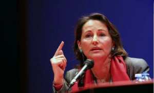  سيغولين روايال تنتقد الرئيس الفرنسي وتستنكر  ورقته المثيرة للجدل  مع الجزائر