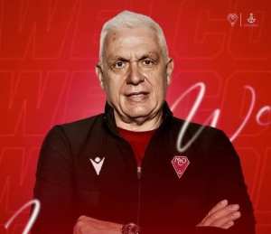 مولودية وهران  ... فيلود مدرب جديد والحارس موساوي يقترب