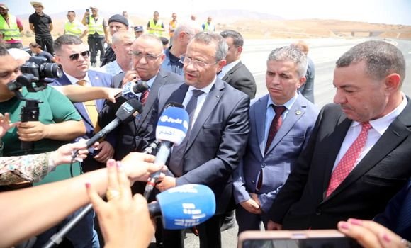 استلام ما تبقى من مشروع انجاز الطريق المنفذ إلى الطريق السيار شرق - غرب نهاية سنة 2026