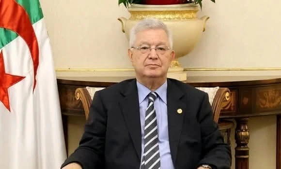 ناصري يعزي عائلات ضحايا حادث تحطم الطائرة  بجيجل