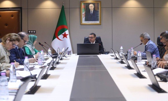 وزير النقل يترأس اجتماعا تنسيقيا حول التحضيرات لمعرض التجارة البينية الإفريقية