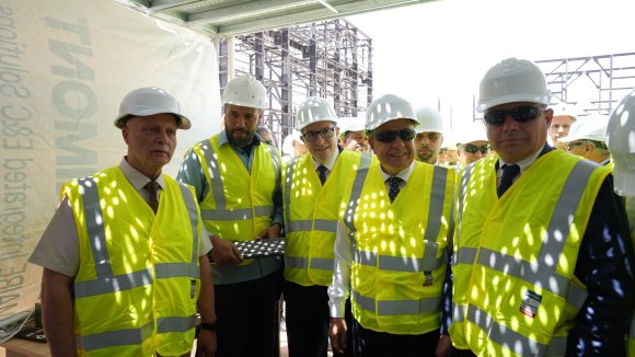 أدرار: السيد حشيشي في زيارة عمل للوقوف على مخطط تطوير الإنتاج الطاقوي