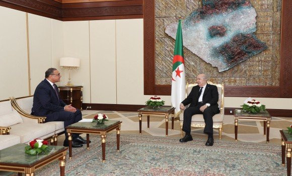 Le président de la République reçoit l'ambassadeur de la République arabe d'Egypte en Algérie