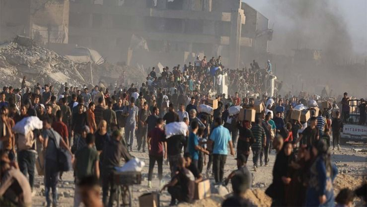 شهداء ومصابون بينهم منتظري مساعدات برصاص وقصف الاحتلال أنحاء متفرقة في قطاع غزة