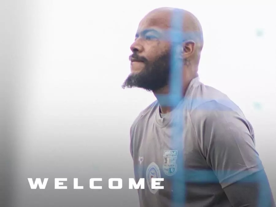 مبولحي في الدوري الجزائري