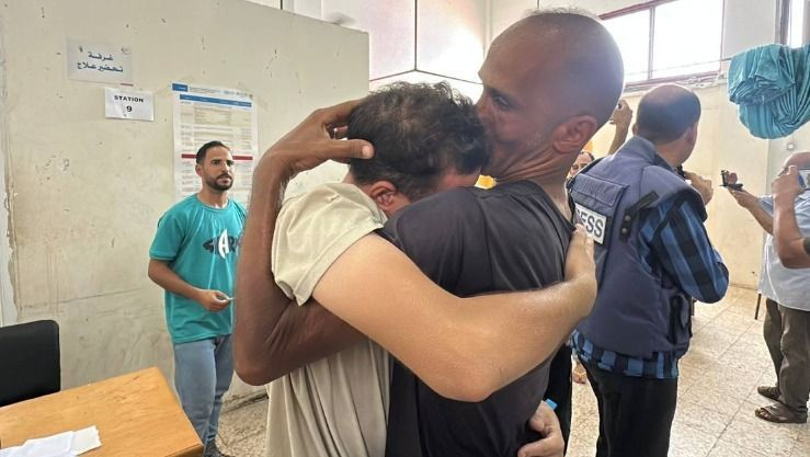 الاحتلال يفرج عن 10 أسرى فلسطينيين من غزة بعد احتجازهم في ظروف قاسية