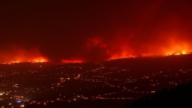 حرائق الغابات تقترب من العاصمة مدريد وتخلف قتيلًا وآلاف المُهجّرين في إسبانيا