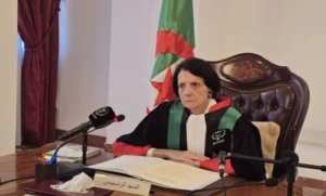 حادث سقوط حافلة بوادي الحراش: رئيسة المحكمة الدستورية تعزي عائلات الضحايا