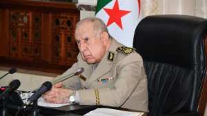 الفريق أول السعيد شنقريحة يعزي عائلات ضحايا حادث وادي الحراش