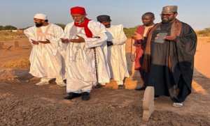 الأغواط: وفد من نيجيريا يؤدي زيارة إلى مقر الخلافة العامة للطريقة التجانية بعين ماضي