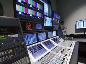 قنوات  في قفص الاتّهام