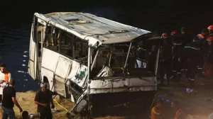 المنصات الإلكترونية تتوشّح بالأسود