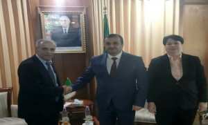 طاقات متجددة: عرقاب يستقبل مبتكر  الحقيبة الشمسية  ويؤكد دعم الكفاءات الوطنية  