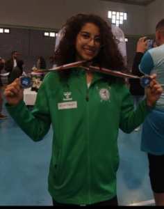 بناصر غزلان بسمة جدافة النادي الجامعي لوهران...تتويج قاري مدرسي يفتح باب الطموح في التجديف