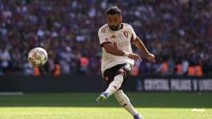 محمد صلاح يكتب التاريخ.. أول لاعب يتوج بجائزة رابطة اللاعبين المحترفين ثلاث مرات