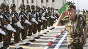 الفريق أول السعيد شنقريحة يهنئ مستخدمي الجيش الوطني الشعبي