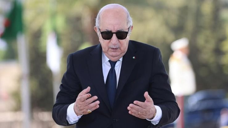 الرئيس تبون يعزّي عائلات ضحايا حادث سقوط حافلة لنقل المسافرين من الجسر في مجرى وادي الحراش