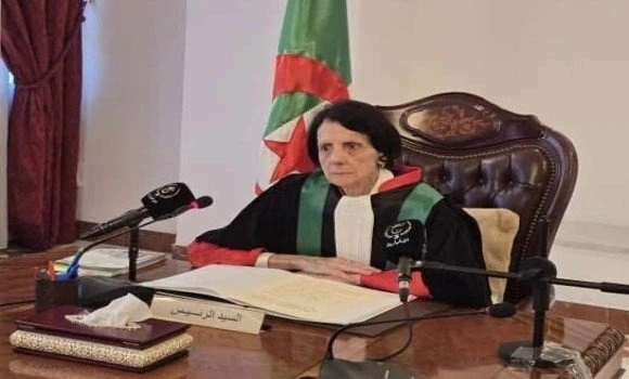 رئيسة المحكمة الدستورية تعزي عائلات  ضحايا سقوط حافلة  بوادي الحراش