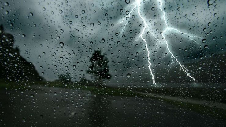 أمطار رعدية وزوابع رملية بعدد من الولايات اليوم الإثنين