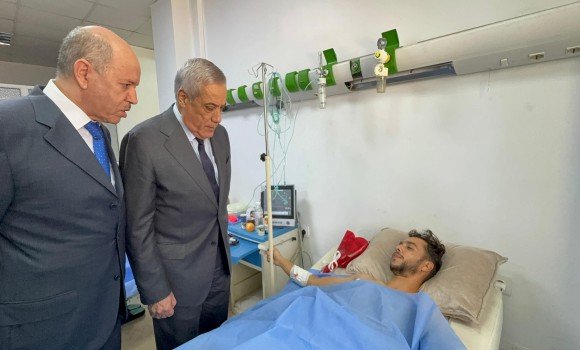 العرباوي يَطْمَئن على المصابين