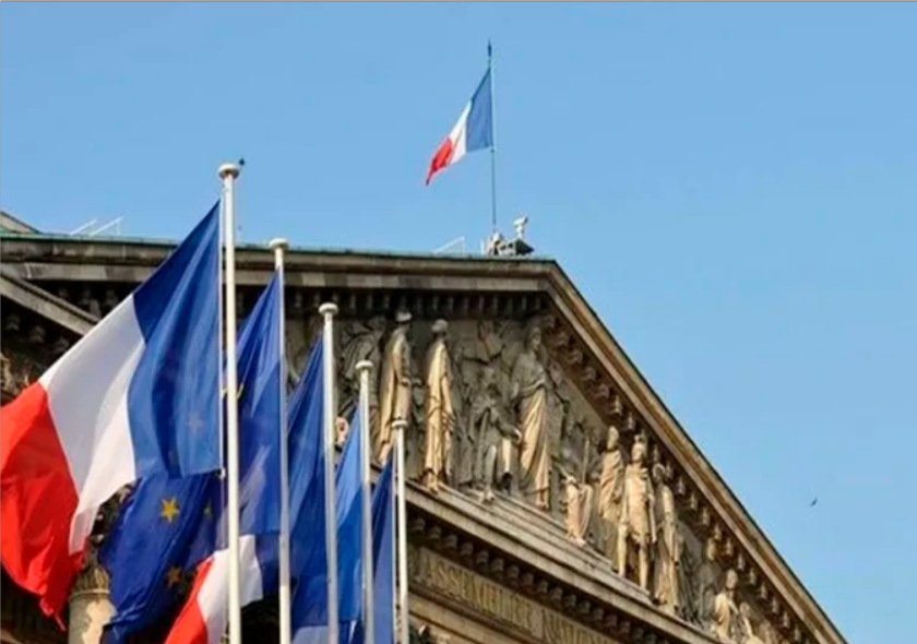 Paris exige la libération d'un diplomate français arrêté pour tentative de coup d'État