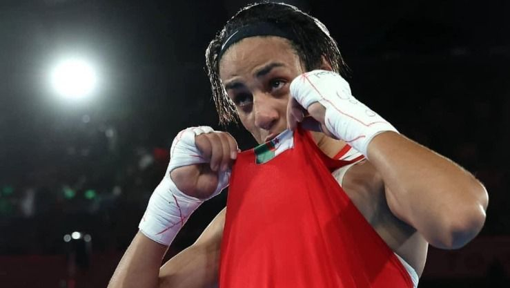 الملاكمة الجزائرية إيمان خليف تنفي شائعات اعتزالها 