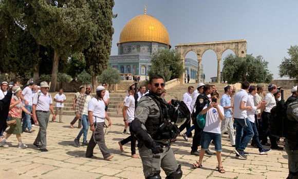 El-Qods occupée: des dizaines de colons prennent d'assaut la mosquée d'Al-Aqsa