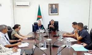 هاتف نقال: ضرورة التزام المتعاملين ببنود دفاتر الشروط واحترام التزاماتهم في مجال التغطية