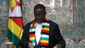 رئيس جمهورية زيمبابوي ينهي زيارته الرسمية إلى الجزائر