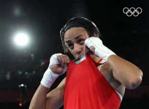 هل اعتزلت خليف؟