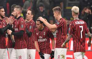 L'AC Milan chute d'entrée, Naples  sans trembler